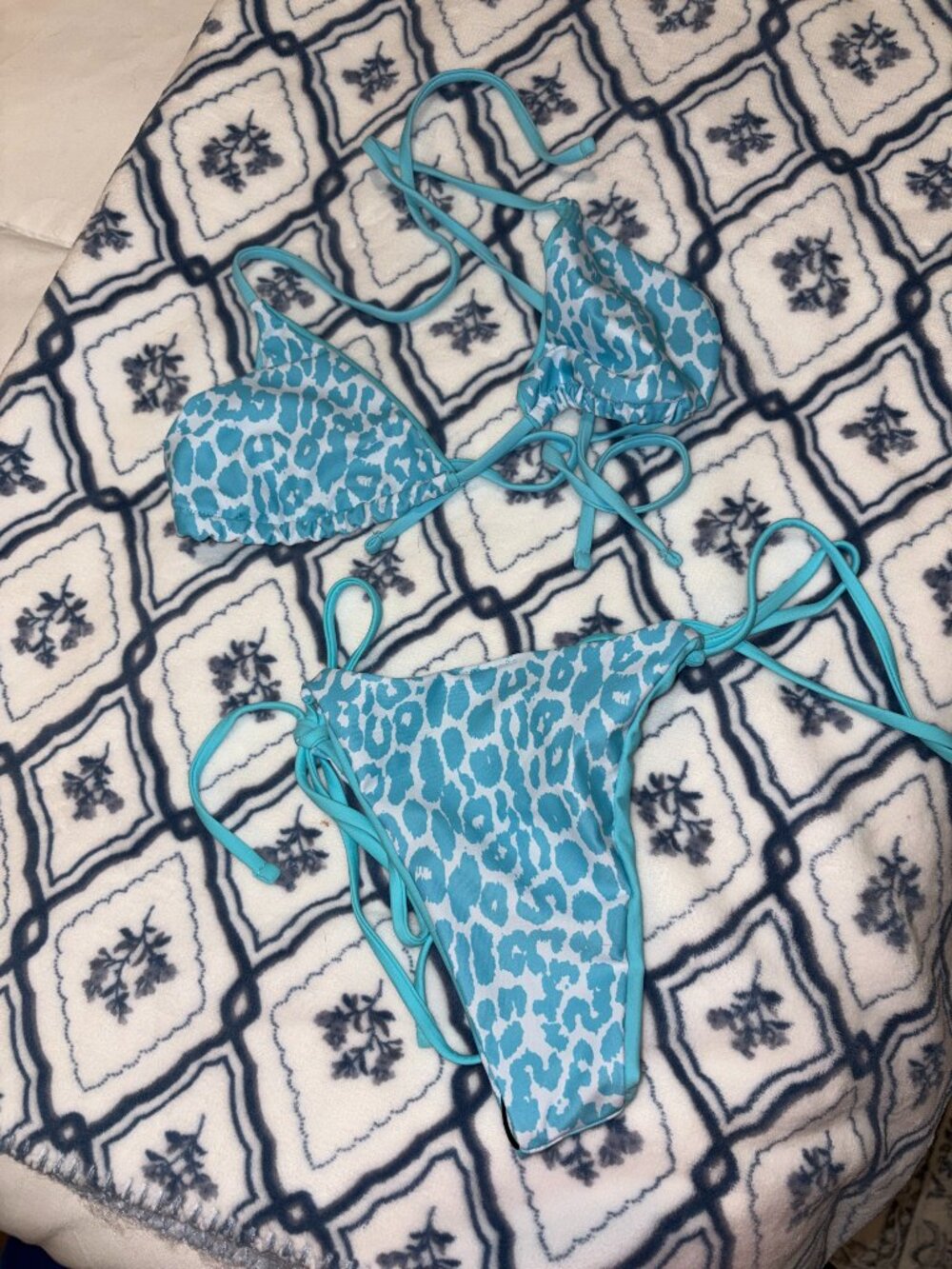 Bundle of 2 Bikinis - Picture 2 of 13